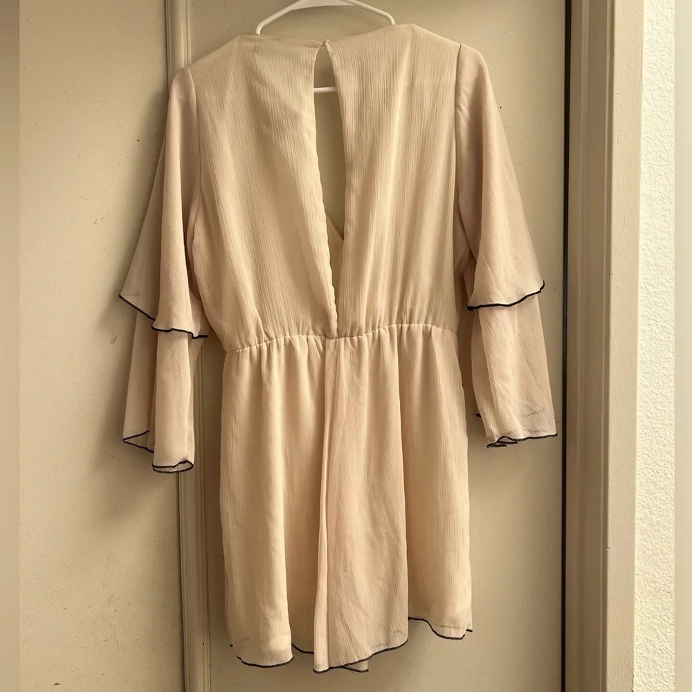 Ivory Ruffled V-Neck Romper - Picture 3 of 3